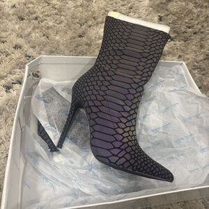 Metallic Snakeskin Ankle Boots Size 7 Iridescent Stiletto Heel Pointed Toe NIB